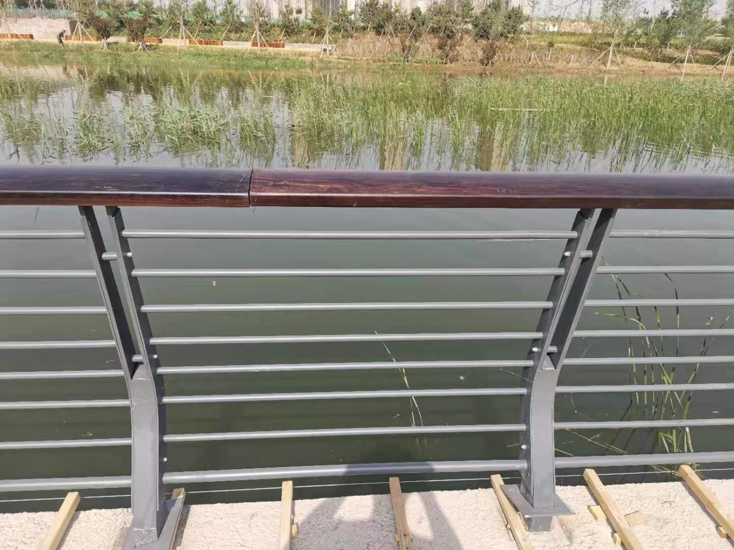 六盘水市桥梁防撞护栏铝合金护栏 - 排名